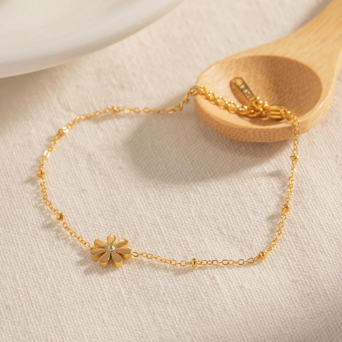 18k Gold Plated Daisy Bracelet