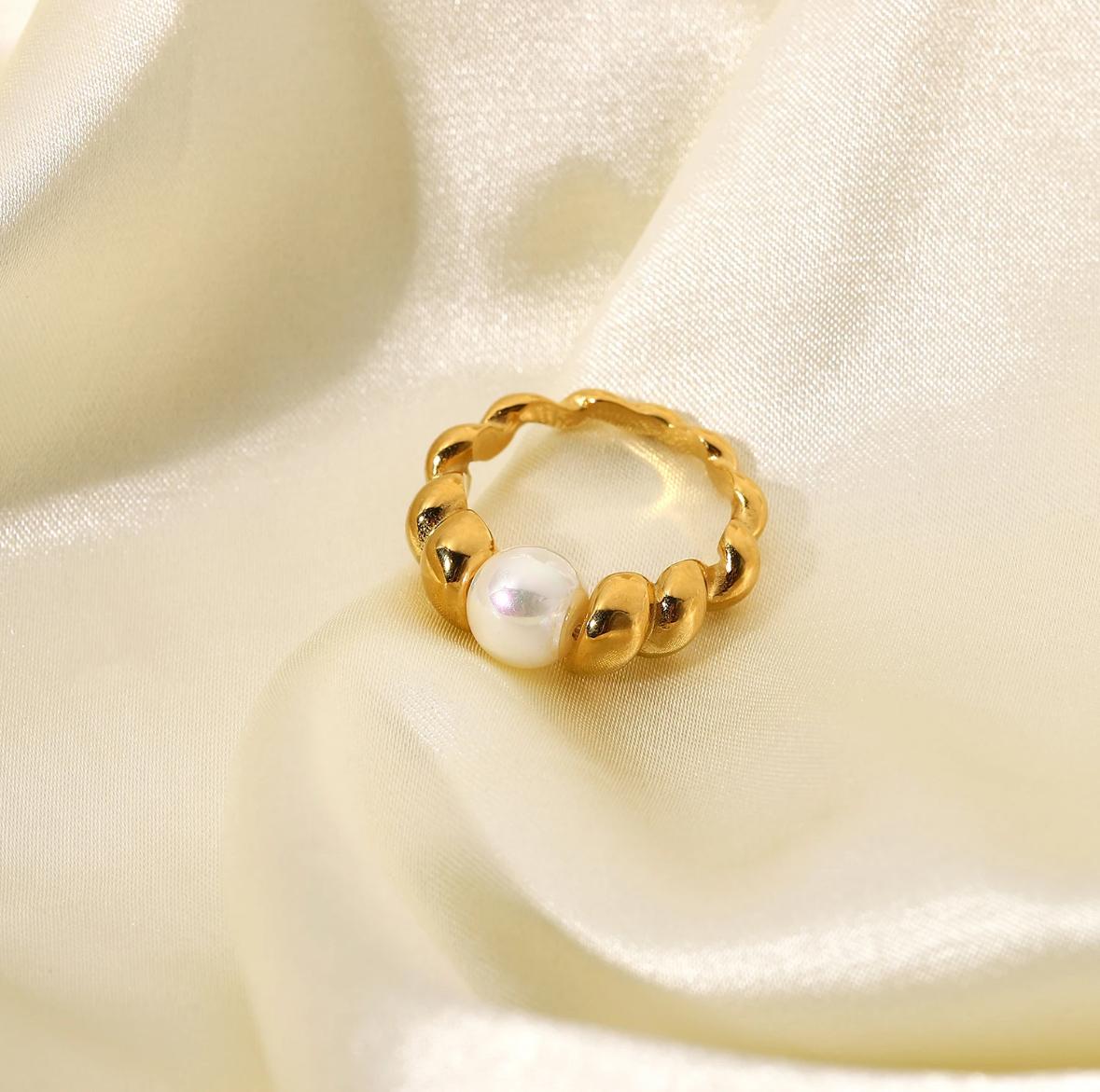 18k Gold Pearl in Love Ring